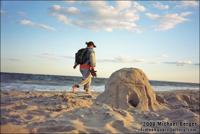 Beach walker, Riis Park, NY. 2004.
