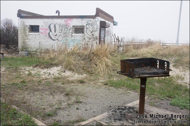 Barbeque grill and concession building, Riis Park, NT. 2008.