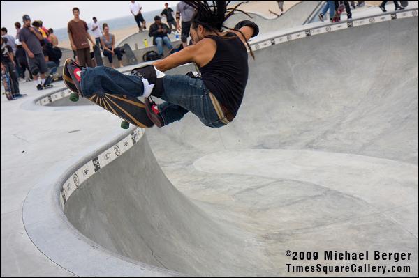Officially named the Dennis “Polar Bear” Agnew Memorial Skatepark (one of the original Dog Town skaters), the design mimics Dog Town's world of empty swimming pools. The new $2.4 million Venice Beach Skate Park in California is a 16,000-square-foot facility featuring rails, ramps, steps and bowls that resemble empty swimming pools. The park's unique design combines street and vert skating, allowing skateboarders to flow in and out of the different styles.
